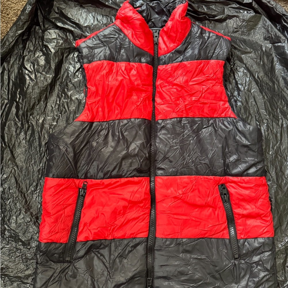 Red Black Puffer Vest Sleeveless Double Zipper Med No Tag Forever 21 Brand